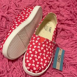 TOMS 1Y for Girls (new) hearts designs